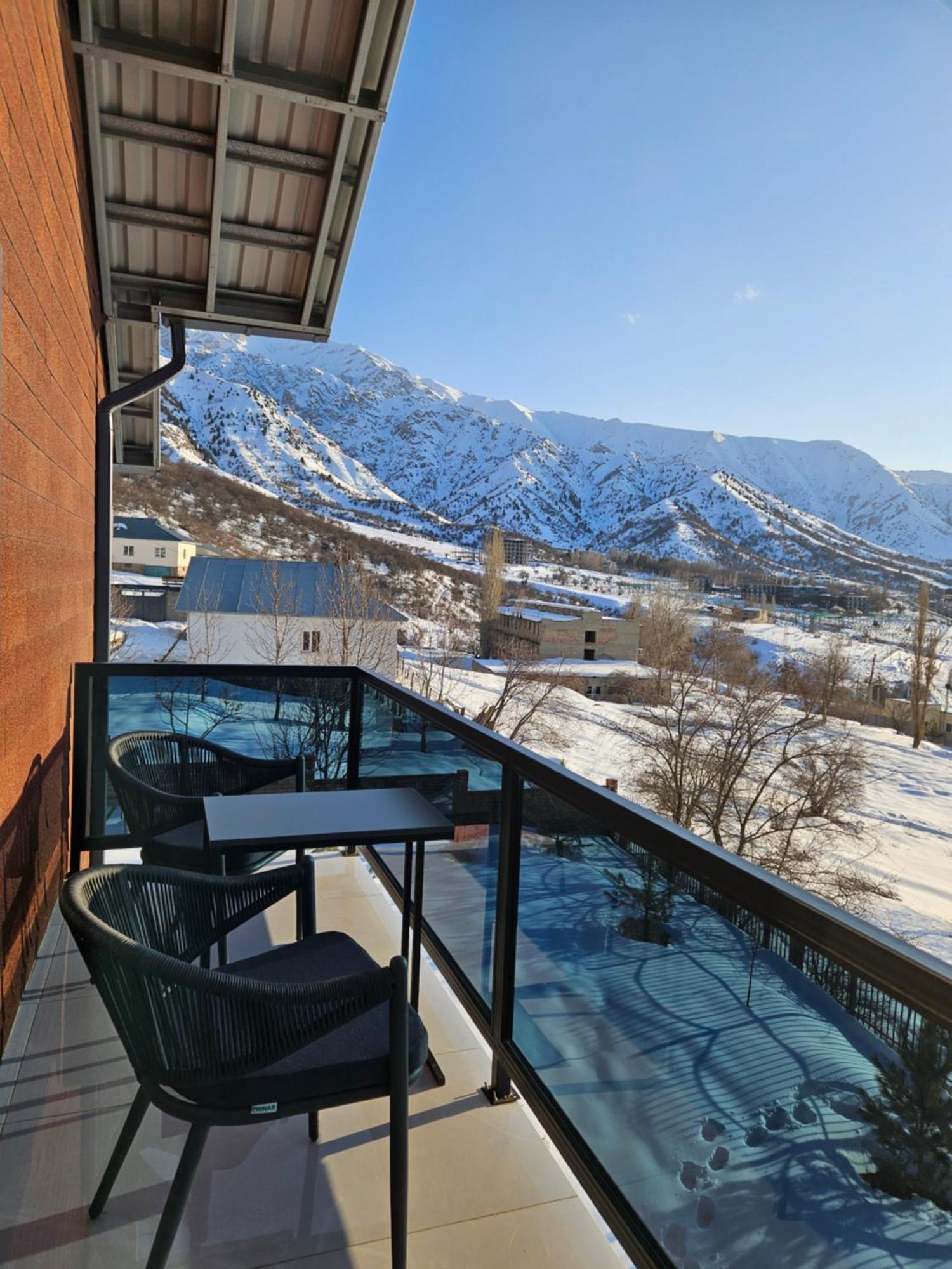 Panorama Lux Guest House Chimgan Exterior photo