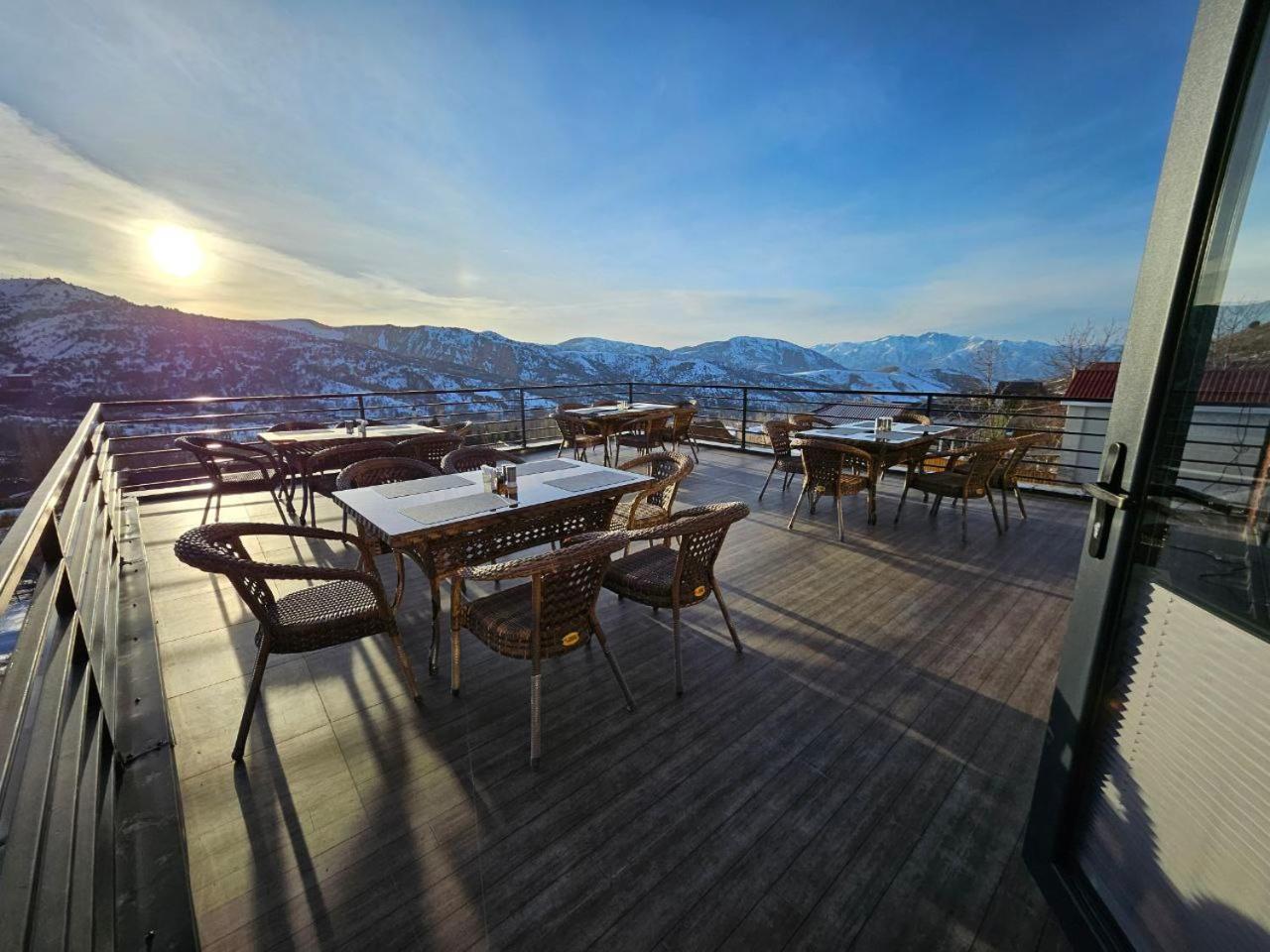 Panorama Lux Guest House Chimgan Exterior photo