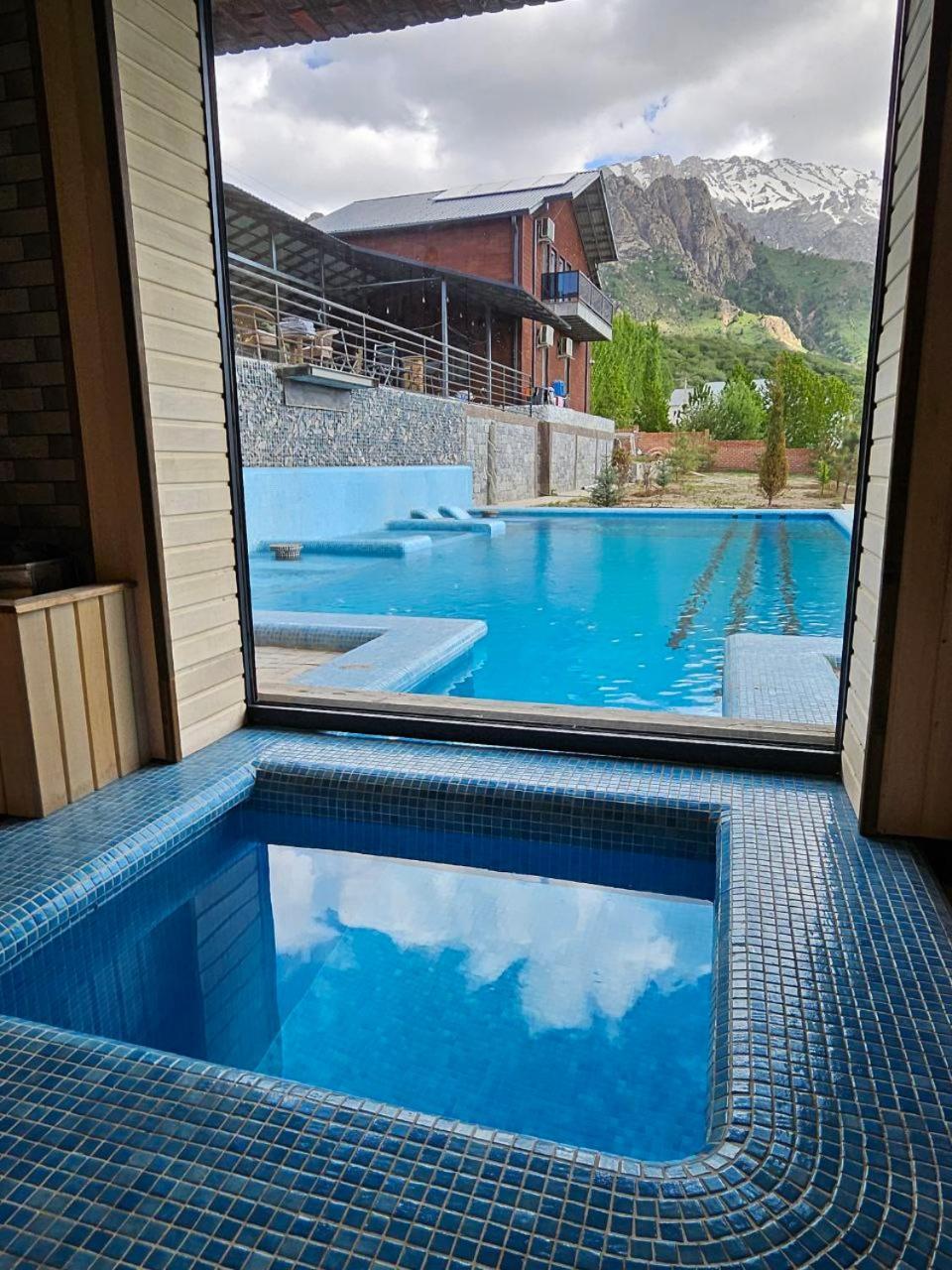 Panorama Lux Guest House Chimgan Exterior photo